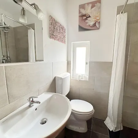 La Casa Del Pe' لا سبيتسْيا